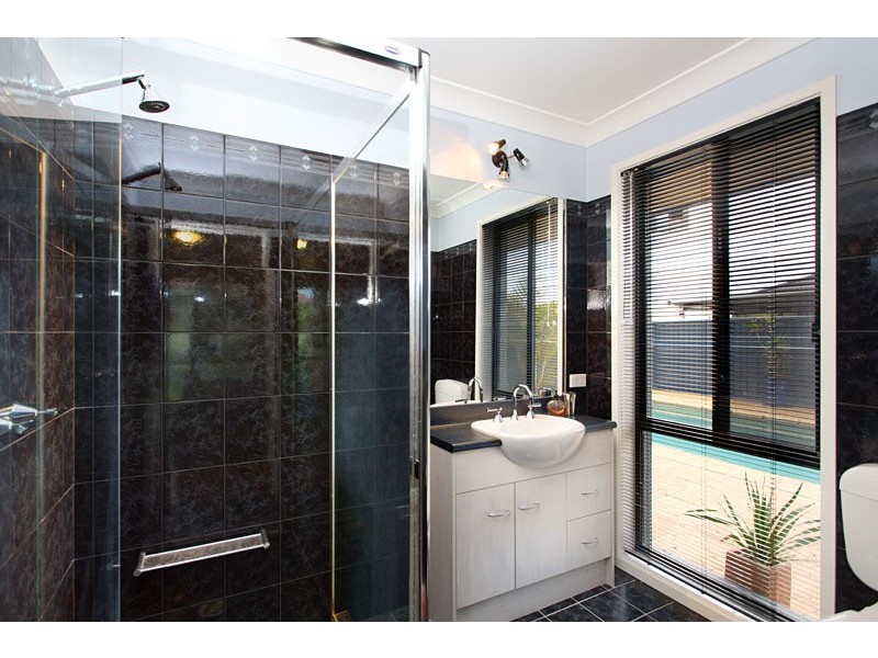42 Oakwood Rd, Warner QLD 4500