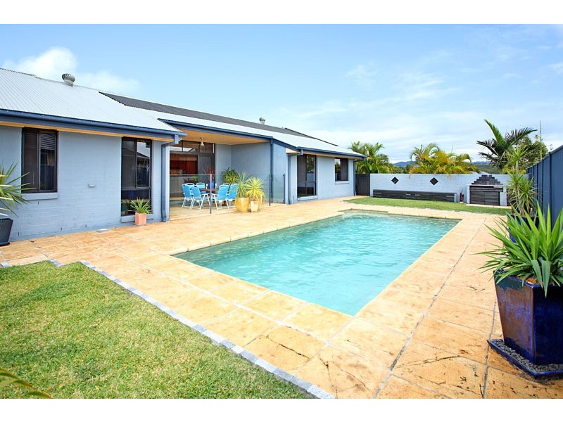 42 Oakwood Rd, Warner QLD 4500