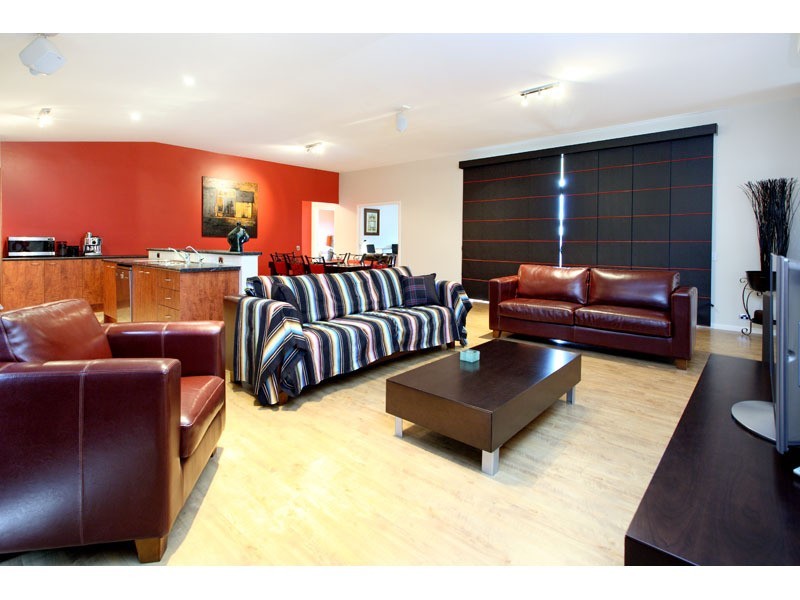 42 Oakwood Rd, Warner QLD 4500