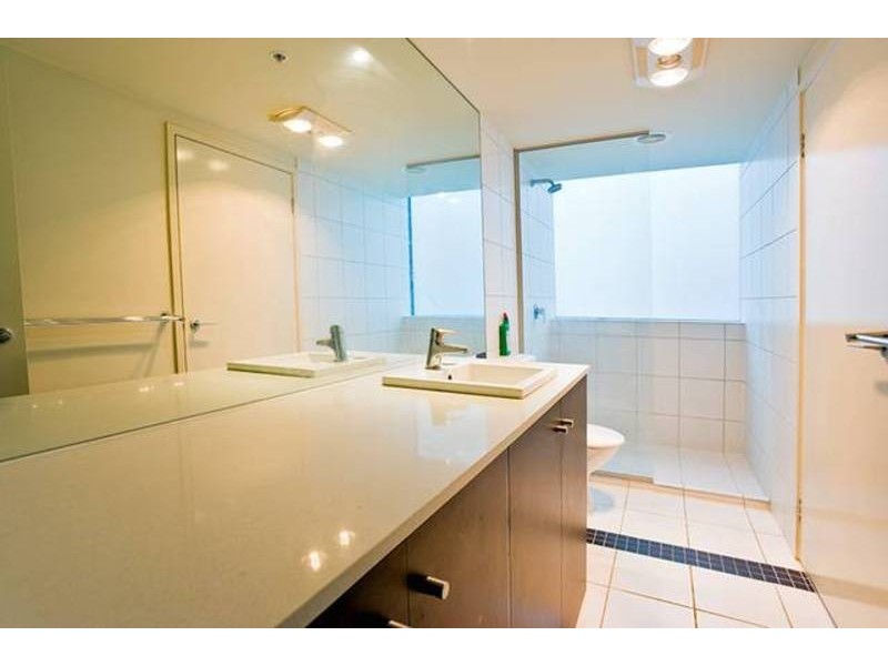 1201/83 Queens Rd, Melbourne VIC 3004