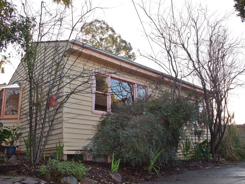 37 Bemboka Rd, Warranwood VIC 3134