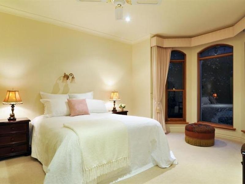 16 Rostrevor Rd, Stirling SA 5152