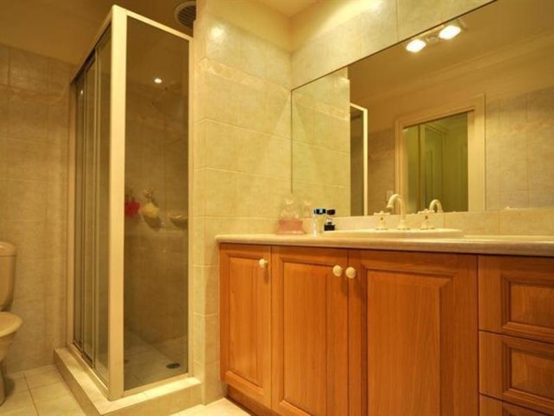 16 Rostrevor Rd, Stirling SA 5152