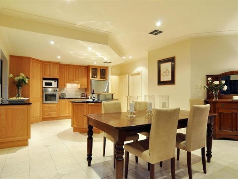 16 Rostrevor Rd, Stirling SA 5152