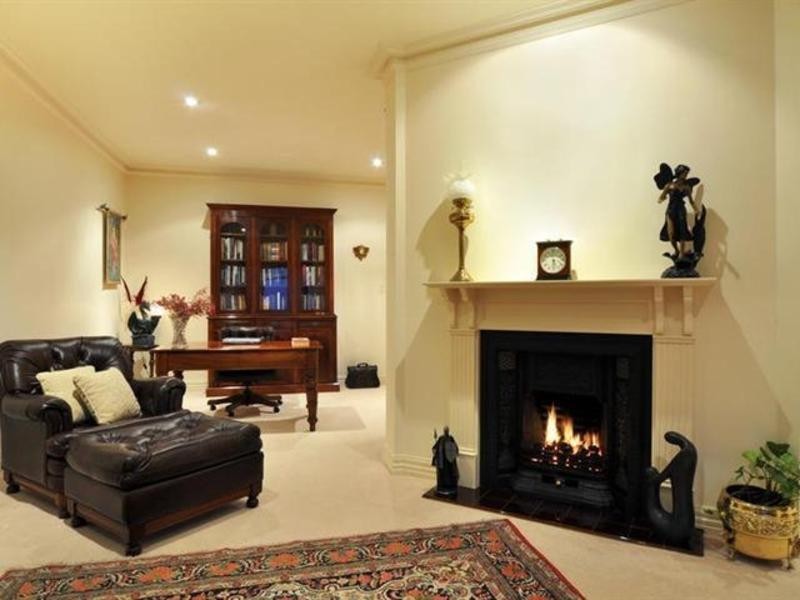 16 Rostrevor Rd, Stirling SA 5152