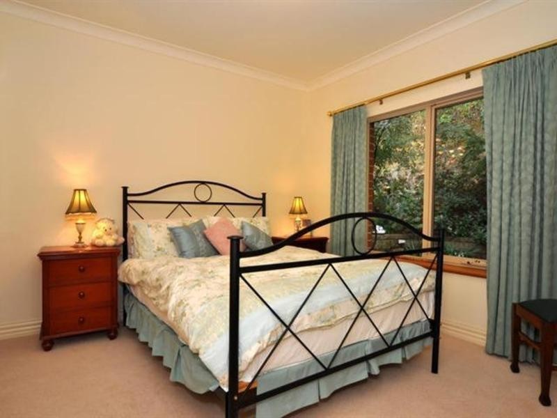 16 Rostrevor Rd, Stirling SA 5152