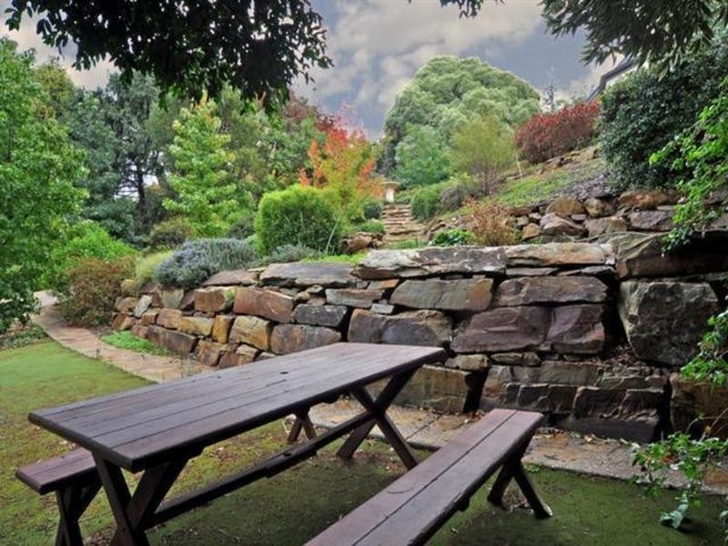 16 Rostrevor Rd, Stirling SA 5152