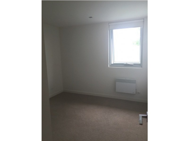 12/42 Eucalyptus Drive, Maidstone VIC 3012