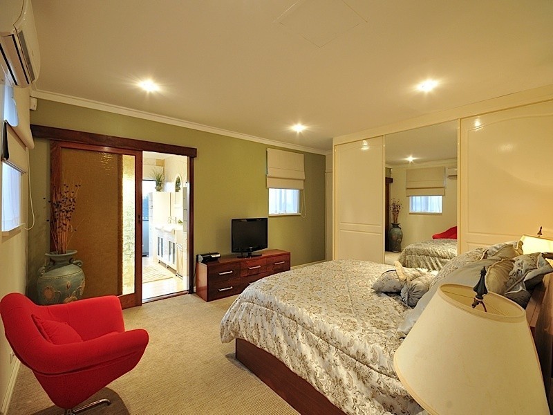 28 Campbell Drive, Hillarys WA 6025