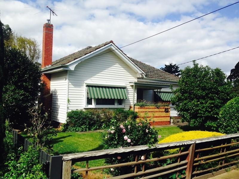 82 The Esplanade, Maribyrnong VIC 3032