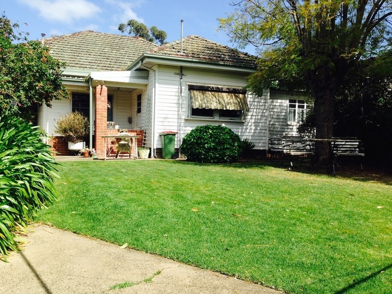 82 The Esplanade, Maribyrnong VIC 3032