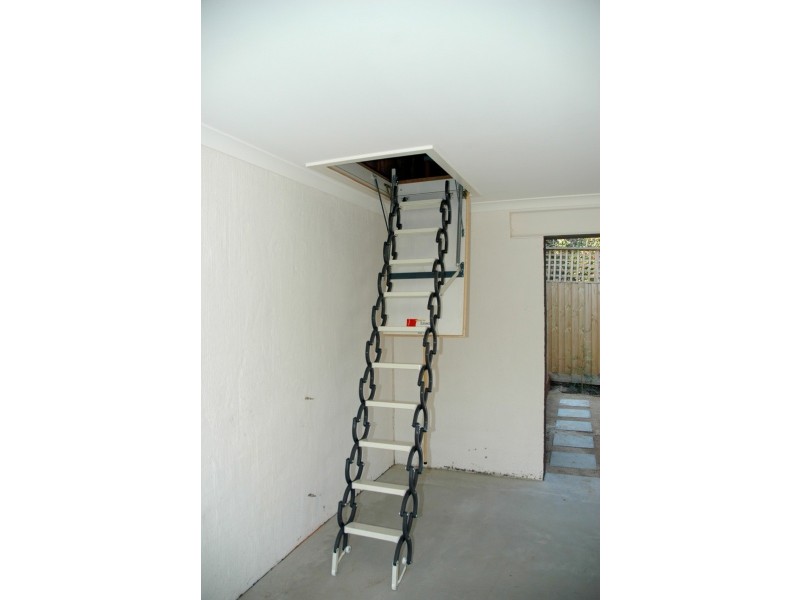 4/18 Ross Road, Croydon VIC 3136