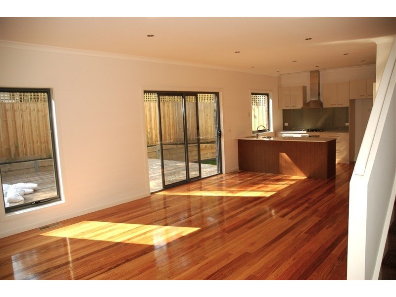 4/18 Ross Road, Croydon VIC 3136