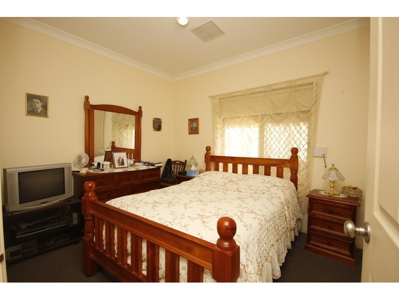 2 Third Ave, Woodville Gardens SA 5012