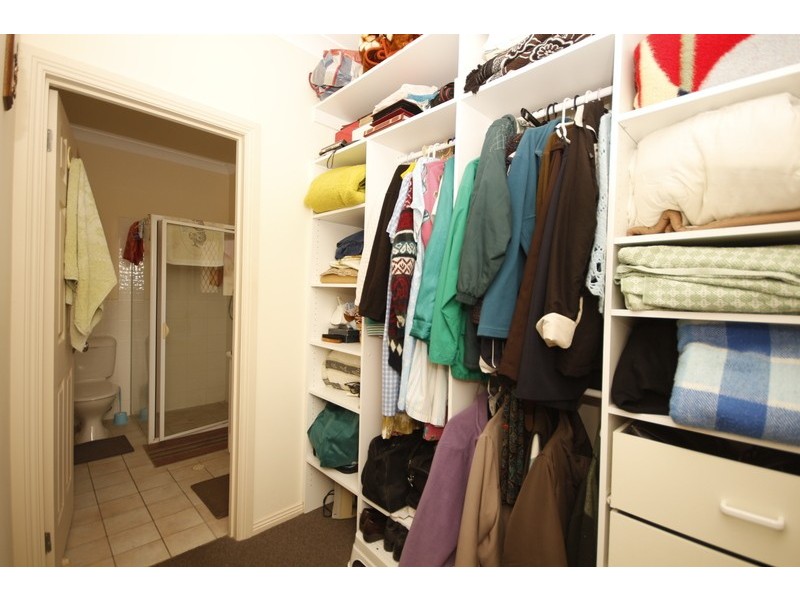 2 Third Ave, Woodville Gardens SA 5012