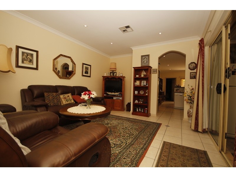 2 Third Ave, Woodville Gardens SA 5012