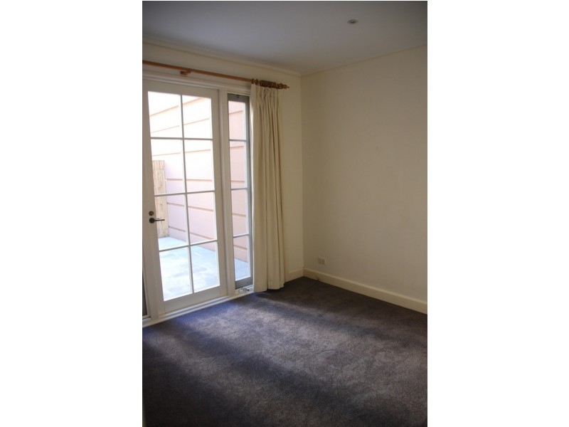 65/211 Wellington Parade South, East Melbourne VIC 3002