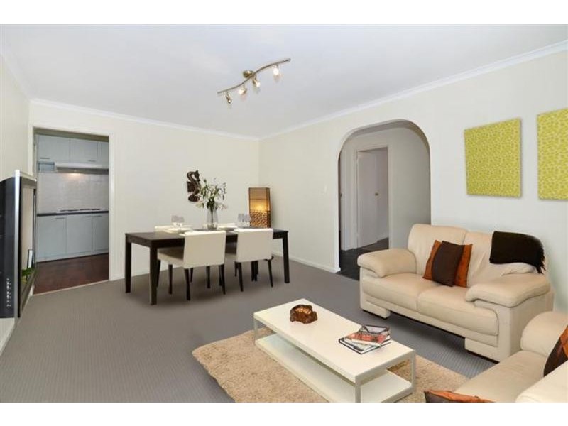 10 Barrdickson Crescent, Happy Valley SA 5159