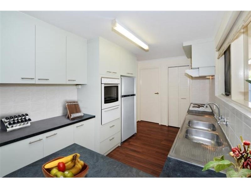 10 Barrdickson Crescent, Happy Valley SA 5159