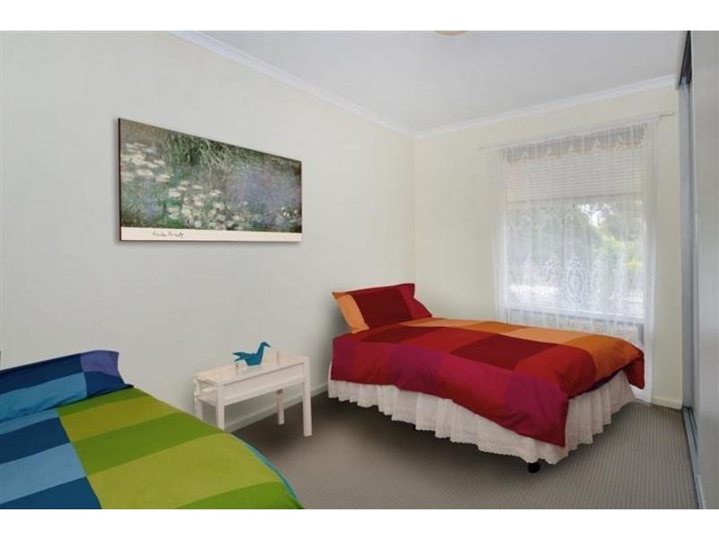 10 Barrdickson Crescent, Happy Valley SA 5159