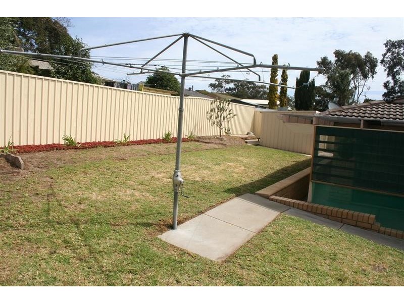 10 Barrdickson Crescent, Happy Valley SA 5159