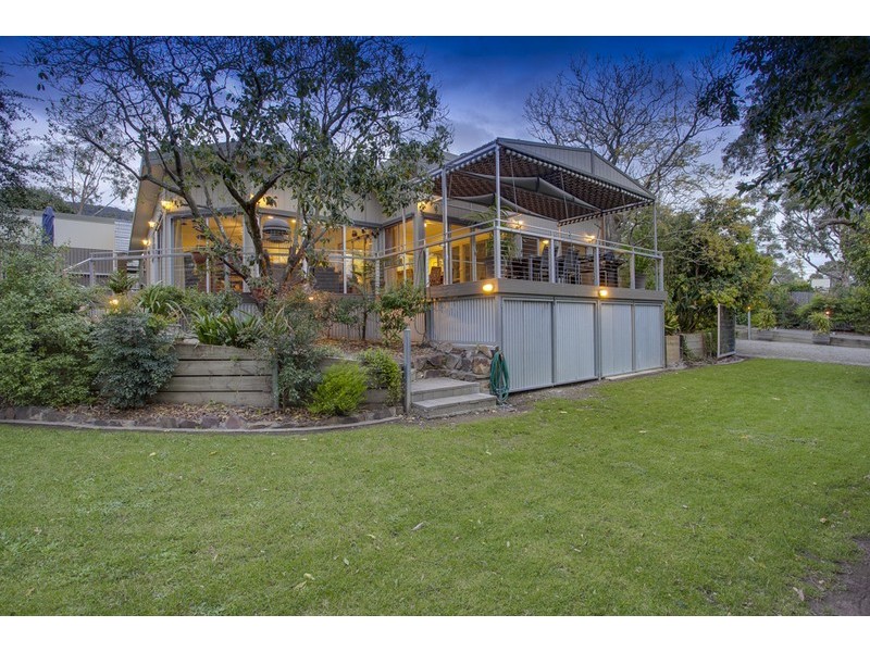 15 Moore Street, Ferntree Gully VIC 3156