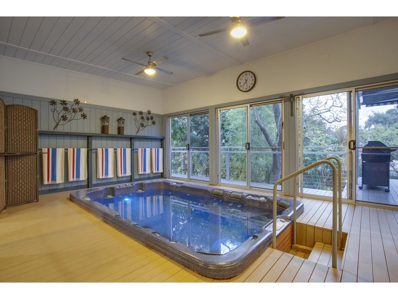 15 Moore Street, Ferntree Gully VIC 3156