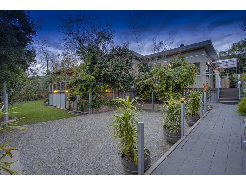 15 Moore Street, Ferntree Gully VIC 3156