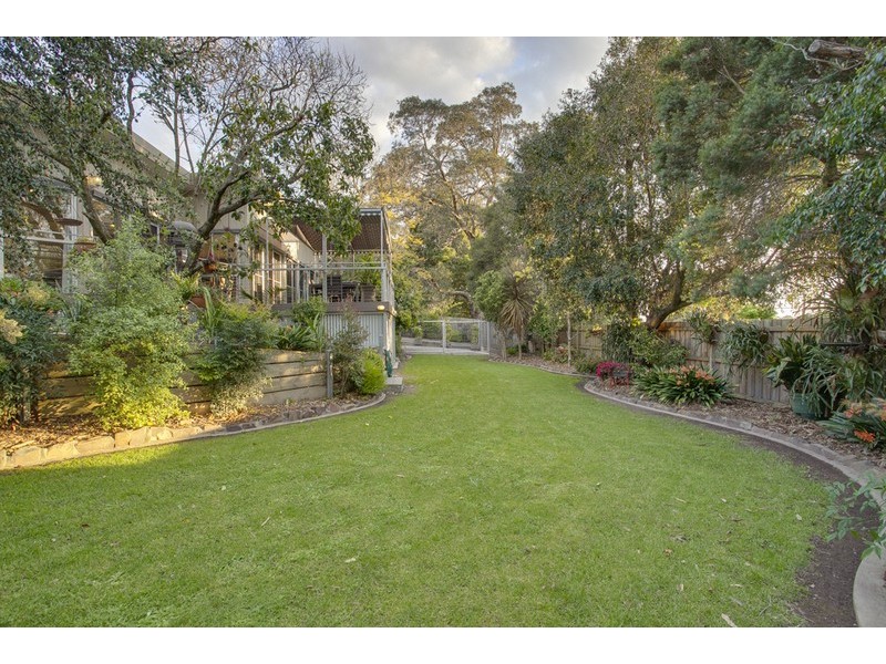 15 Moore Street, Ferntree Gully VIC 3156