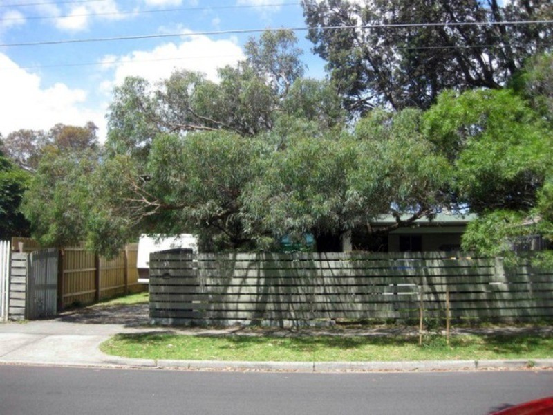 125 Kananook Ave, Seaford VIC 3198