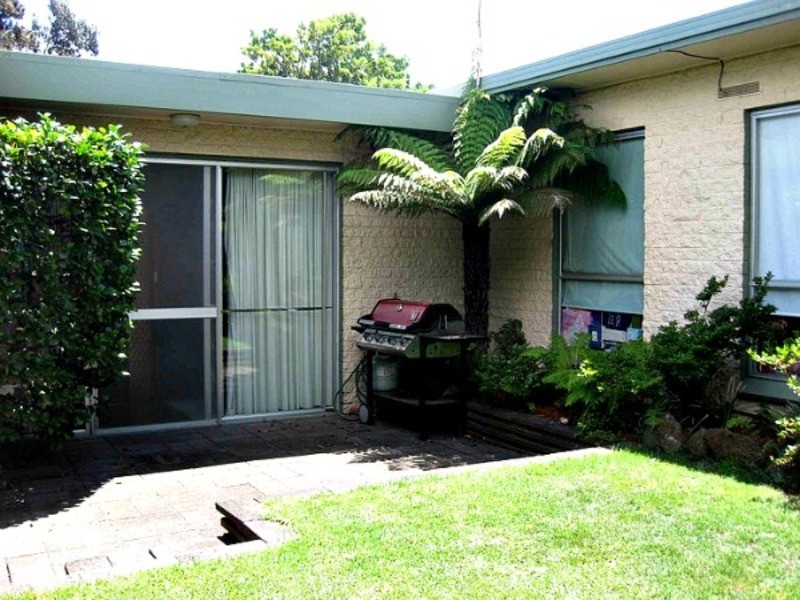 125 Kananook Ave, Seaford VIC 3198