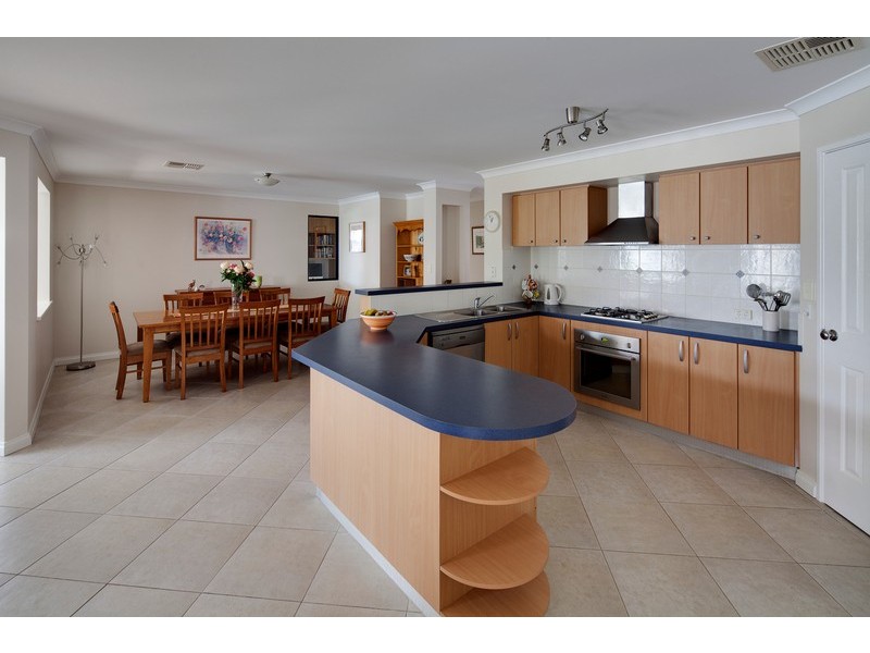 56 Minjah Circuit, Carramar WA 6031