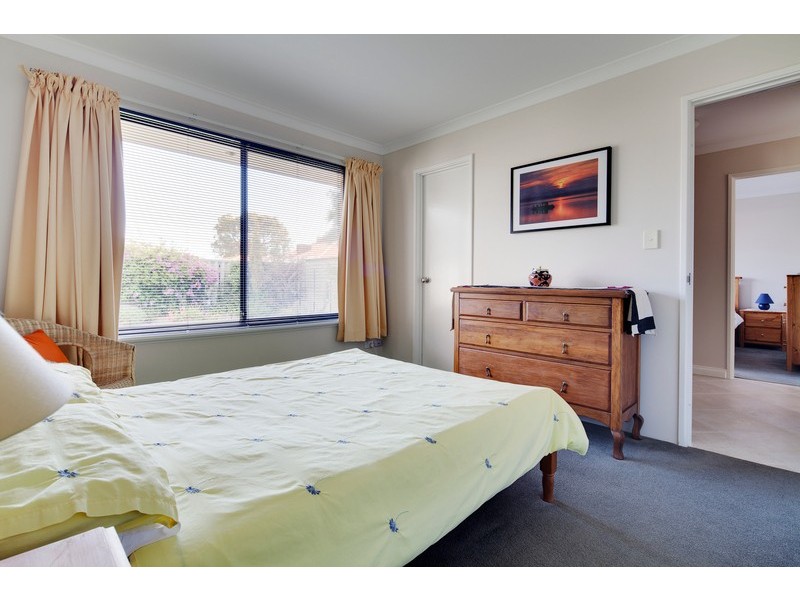 56 Minjah Circuit, Carramar WA 6031