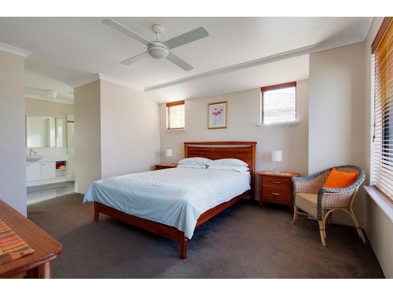 56 Minjah Circuit, Carramar WA 6031