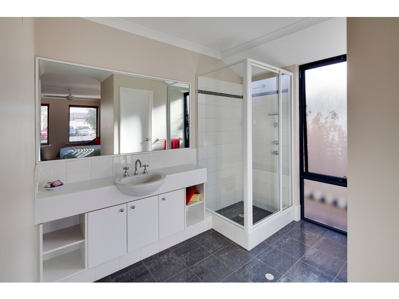 56 Minjah Circuit, Carramar WA 6031