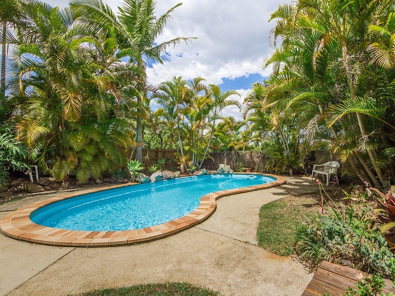 15 Ballarat Court, Tallai QLD 4213
