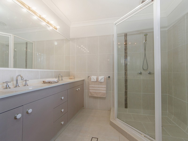 15 Ballarat Court, Tallai QLD 4213