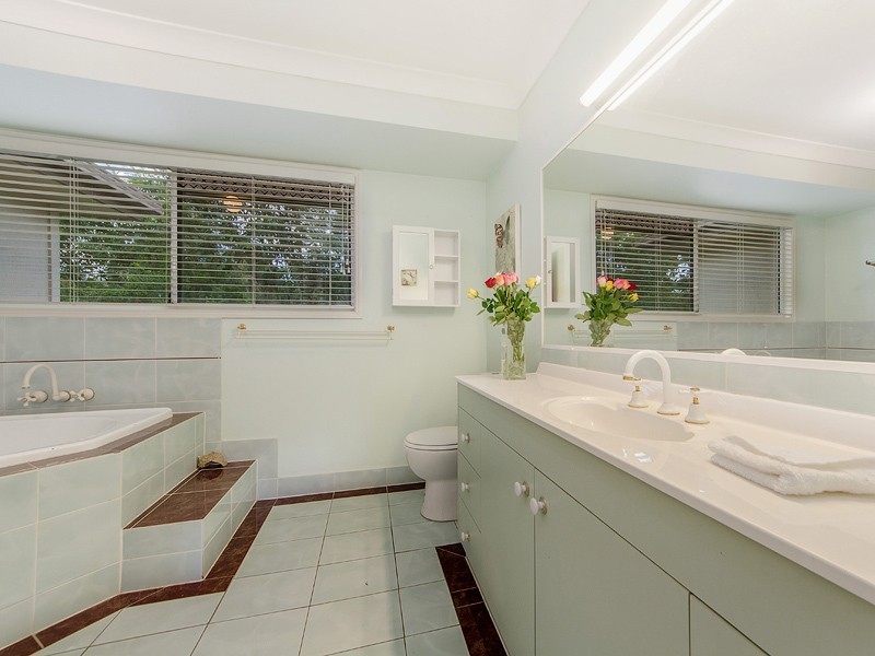 15 Ballarat Court, Tallai QLD 4213