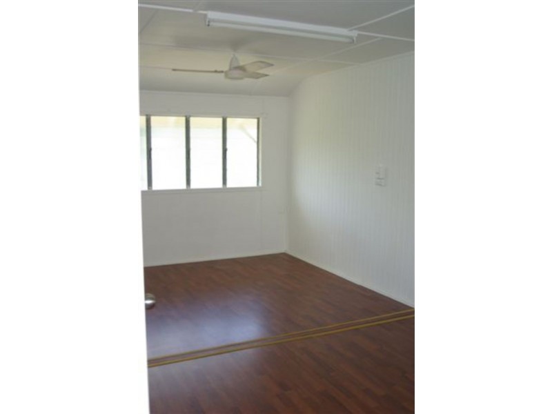1-4/196 Murray St, Allenstown QLD 4700