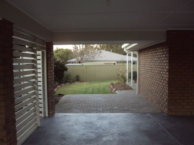 10 Normandy Rd, Woodcroft SA 5162