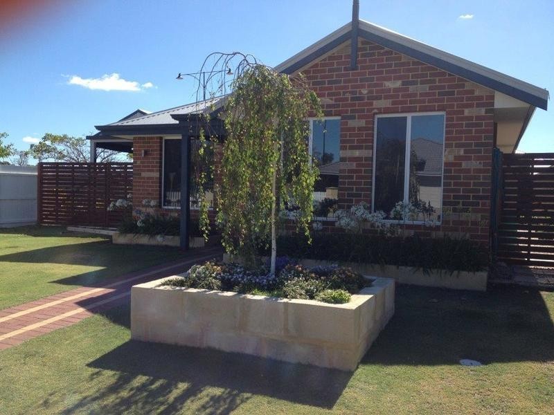 24 Elemi Bend, Atwell WA 6164