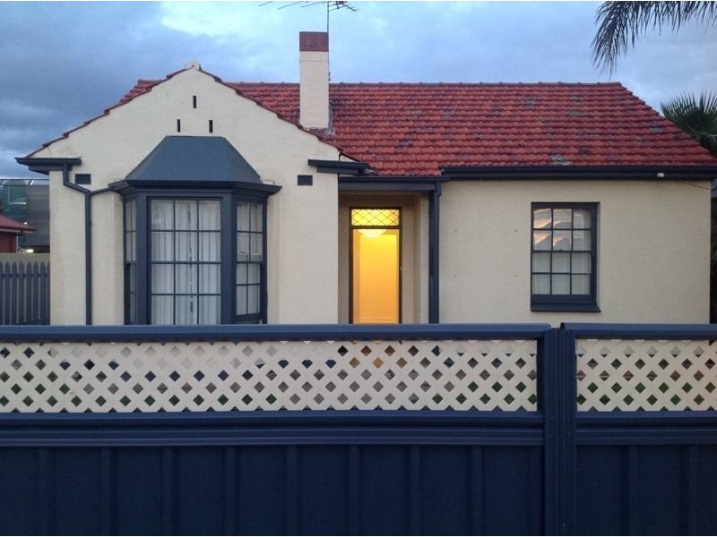 33 Findon Road, Woodville South SA 5011