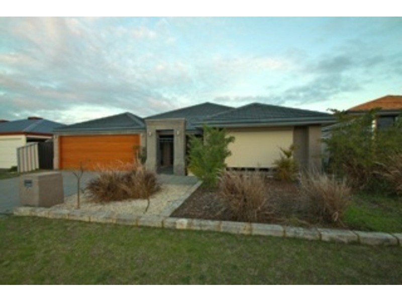 10 Coral Tree Court, Thornlie WA 6108