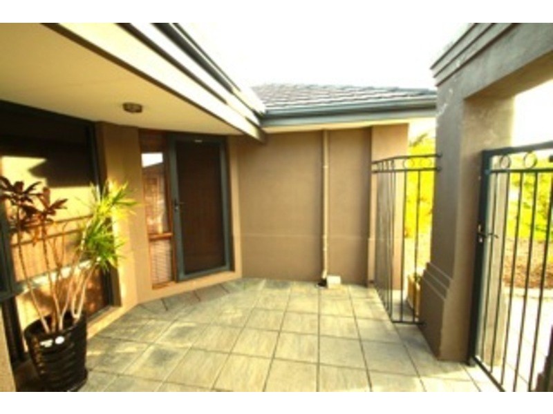 10 Coral Tree Court, Thornlie WA 6108