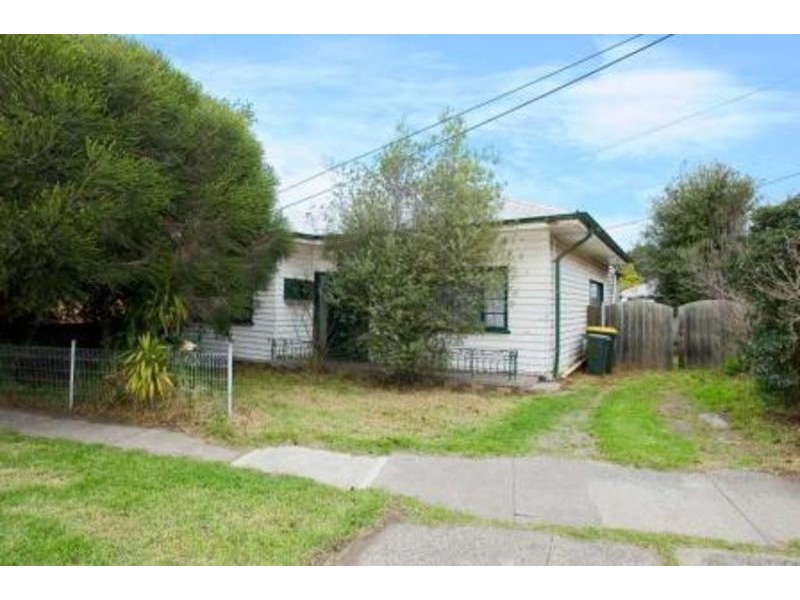 51 Cypress Avenue, Brooklyn VIC 3012