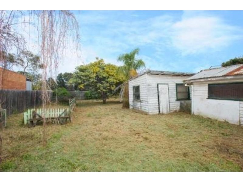 51 Cypress Avenue, Brooklyn VIC 3012