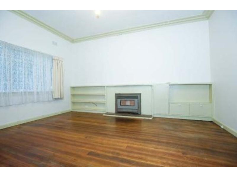 51 Cypress Avenue, Brooklyn VIC 3012