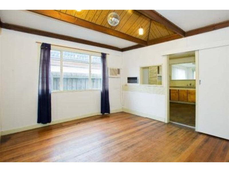 51 Cypress Avenue, Brooklyn VIC 3012