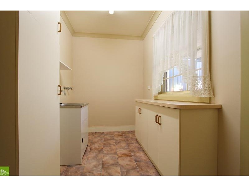 183 Kanahooka Rd, Kanahooka NSW 2530
