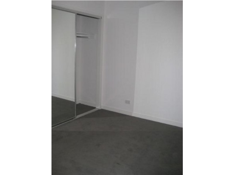 12.05/240 Barkly Street, Footscray VIC 3011